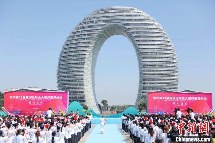 外卖骑手张洪叶担任亚运会火炬手 曾勇救跳河男