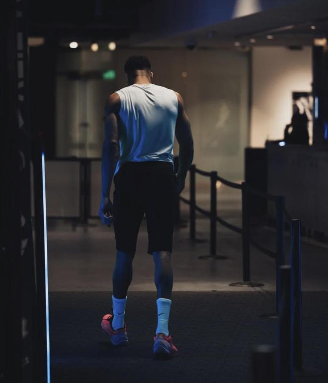 字母哥伤病困扰引离队疑云 雄鹿战绩低迷陷困境