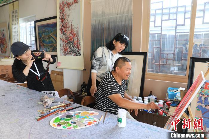 成都简阳大运会跳水柔道场馆引海外媒体关注，