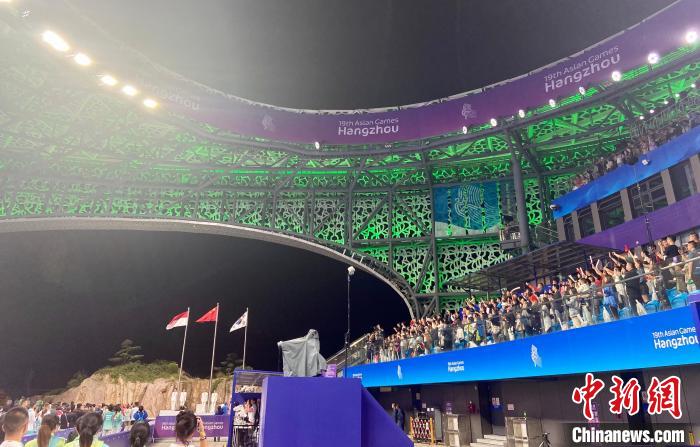 杭州亚运会攀岩团体速度接力赛中国包揽双金