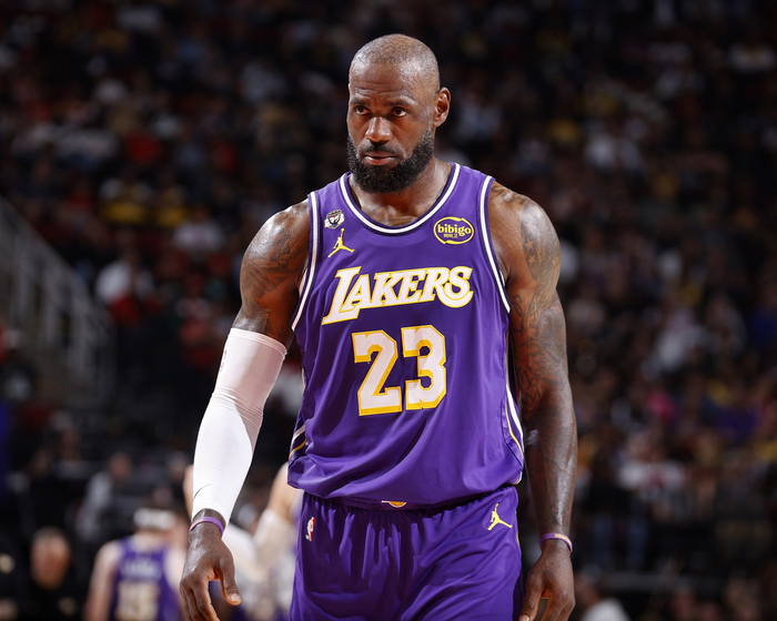 湖人客场险胜魔术豪取九连胜 詹姆斯复出后6战全