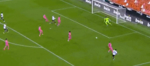 皇马客场惨败瓦伦西亚 四人失误酿惨剧 点球帽子