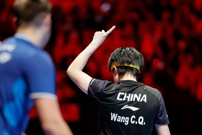 王楚钦逆转达科晋级四强 郭焱周雨盛赞其拼搏精