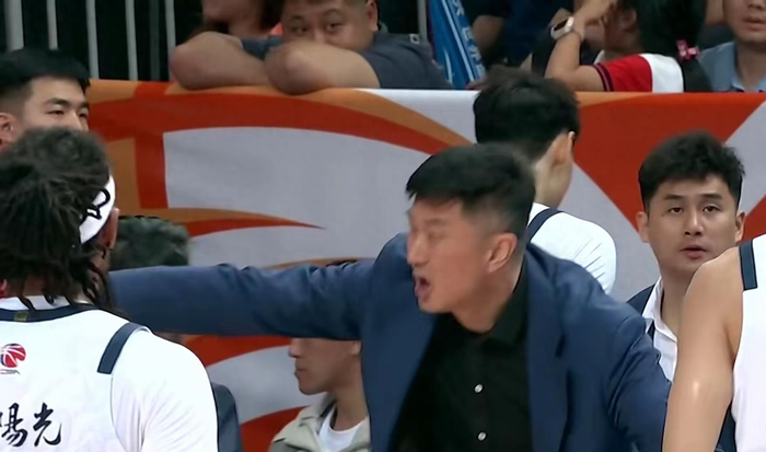 广东客场爆冷不敌福建，外援对决成关键胜负手