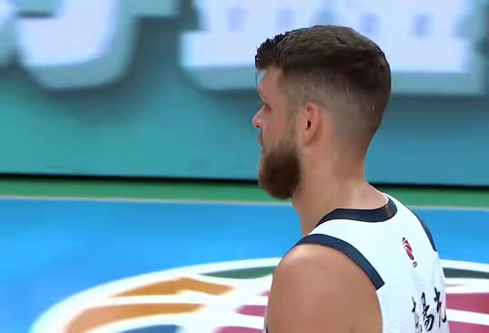 广东客场爆冷不敌福建，外援对决成关键胜负手